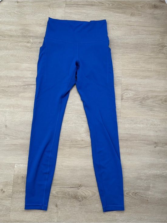 lululemon athletica Pants - Lululemon Poolside Blue Leggings With Pockets in a Size 6